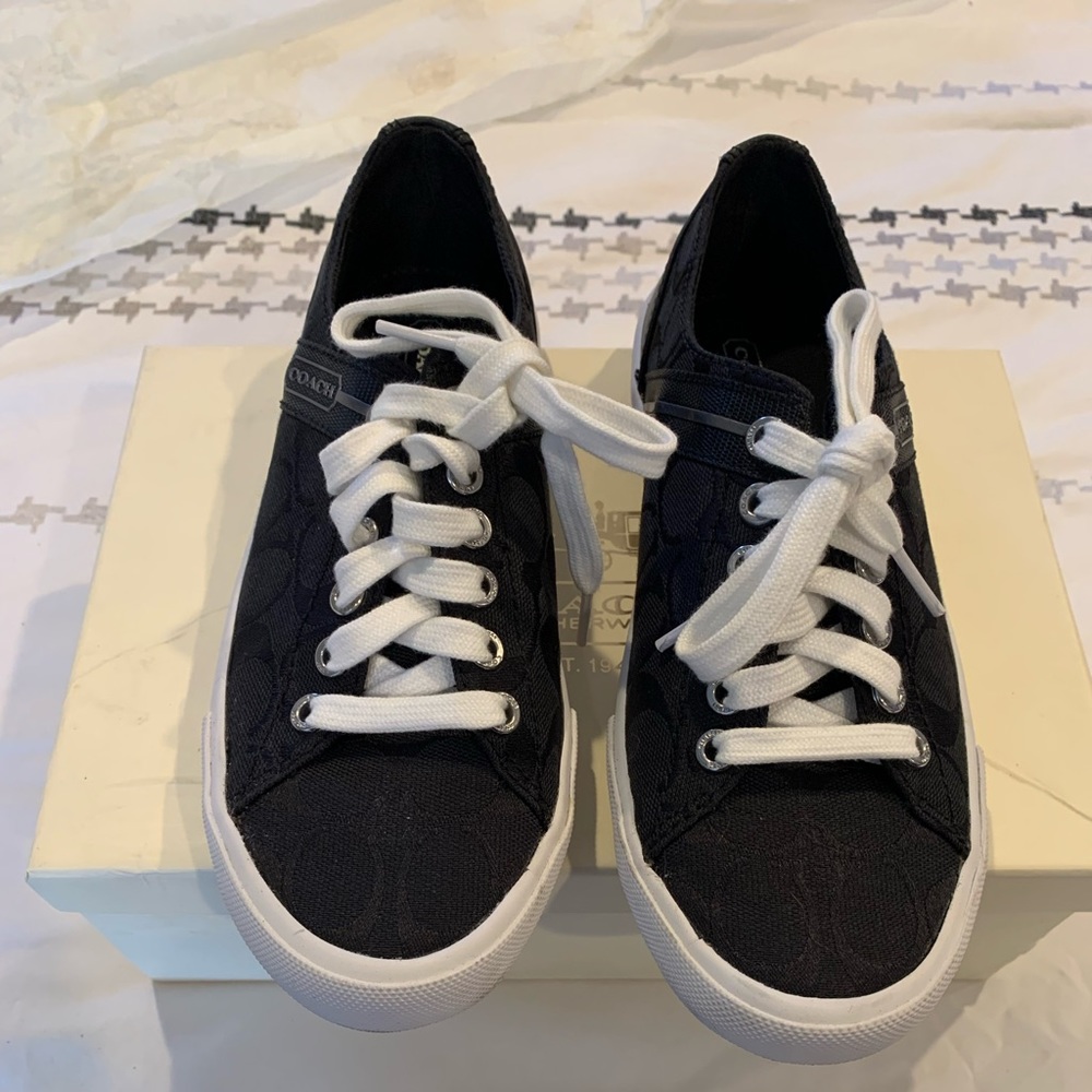 Black Lesley style Coach shoes - Picture 2 of 6